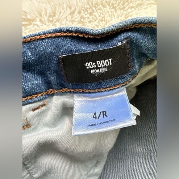 Express Woman’s 90s Boot Cut Jeans - Picture 2 of 3